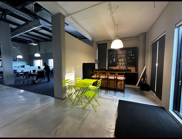 528M² OFFICE FOR SALE IN SUNNINGHILL